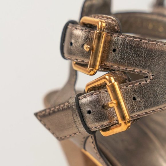 Gucci Metallic Silver Leather Platform Sandals - Picture 6 of 8